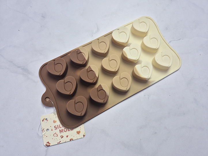 Molde silicona tricolor bombones corazon con circulo